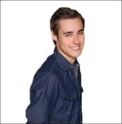 De quel pays est originaire Jorge Blanco, l'acteur qui interprète León ?