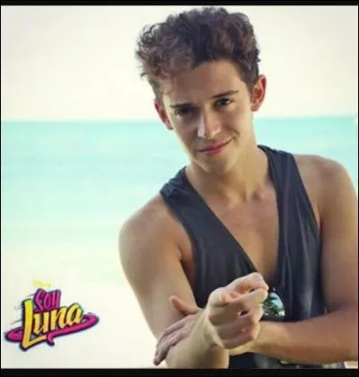 De qui Jazmin est-elle amoureuse ?