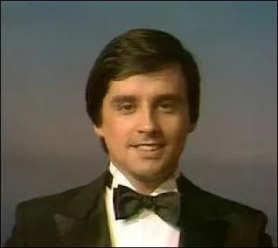 Quel âge avait l'humoriste et imitateur Thierry Le Luron lorsqu'il meurt d'un cancer le 13 novembre 1986 ?