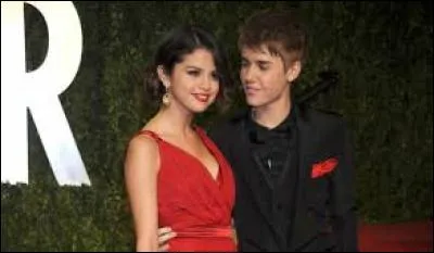 Qui partageait sa vie entre 2010 et 2013 ?