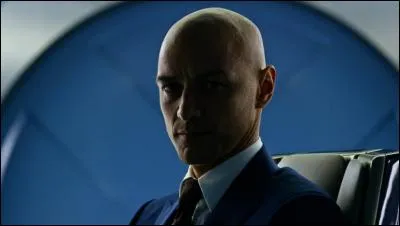 Comment Charles devient-il chauve ?