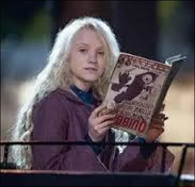 Pour quel magazine Rita Skeeter va-t-elle écrire un article dans lequel Harry révèlera des noms de mangemorts ?