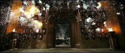 Pour embêter la nouvelle directrice de Poudlard après le départ de Dumbledore (Ombrage), qu'ont fait Fred et George Weasley ?