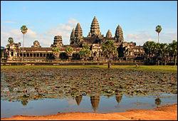 Au Cambodge il existe de nombreux temples comme le célèbre Angkor. Lequel n'est pas aussi au Cambodge ?
