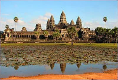 Au Cambodge il existe de nombreux temples comme le c&eacute;l&egrave;bre Angkor. Lequel n'est pas aussi au Cambodge ?