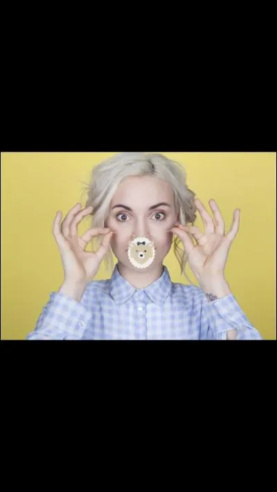 Comment s'appelle sa marque de bijoux ?