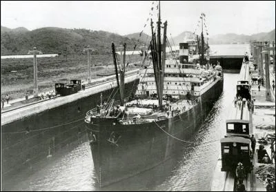 Quel est ce canal, reliant deux oc&eacute;ans, inaugur&eacute; le 15 ao&ucirc;t 1914 ?