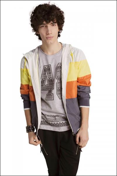 Ramiro est finalement amoureux de :