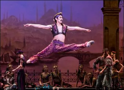 Comment s'appelle le maître de celle-ci et des autres esclaves?