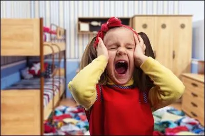 Ajoute une lettre au mot "ci" pour découvrir ce que la fillette ne veut pas entendre.