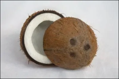 Tu as bu l'eau de ce fruit, tu peux déguster sa pulpe. Combien de "O" y a-t-il dans son nom ?