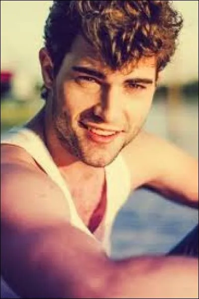 Diego, le petit ami de Violetta au cours de la saison 2 de la série, porte le même prénom dans la vraie vie.