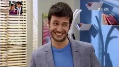 Pablo est le professeur de musique du studio On Beat.