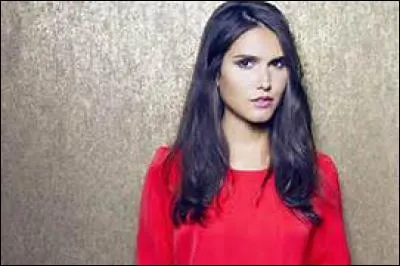 Née le 3 novembre 1989 à Levallois-Perret, voici l'auteur de "Je ne sais pas", "Pas besoin de toi", "Ça ira" Son vrai nom est la réponse. C'est une chanteuse française. Elle est en couple avec Thomas Hollande, le fils de François Hollande et Ségolène Royal et chante le 6 mai 2012, place de la Bastille, pour célébrer la victoire de François Hollande aux élections.