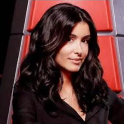 Son vrai nom de famille est Dadouche-Bartoli. Jurée de The Voice, maman d'Aaron, elle est née le 15 novembre 1982. Elle remporte Star Academy le 12 janvier 2002. C'est la fille aînée de Christine Bartoli et Michel Dadouche. Elle a un frère, Jonathan, et des origines corses. Que vous dire de plus sur une fille qui porte des robes à 3000 euros ?