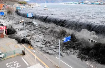 Parlons "actualité", en quelle année le tsunami Tohoku a-t-il ravagé le Japon ?