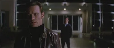 Quelle est la dernière phrase que Charles ait dit à Érik pour le convaincre de rester ?