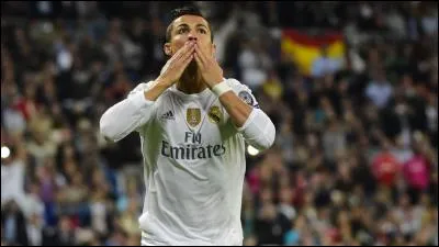 Comment s'appelle cet attaquant ?