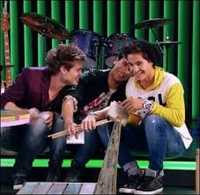 Quels sont les vrais noms de Nicolás et de Pedro ?