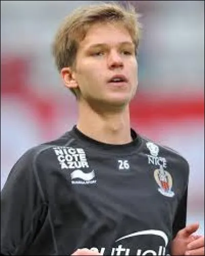 Combien de sélections avec les Espoirs compte Vincent Koziello à son actif?