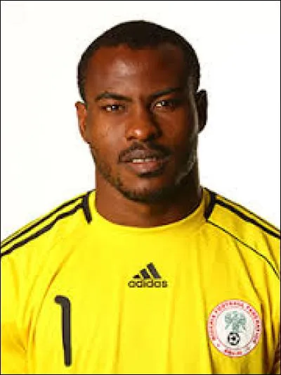Quel défenseur lillois a empêché son gardien Vincent Enyeama, de battre le record d'invincibilité en marquant contre son camp lors de la saison 2012-13?