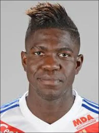 Quel défenseur français Samuel Umtiti a-t-il remplacé pour disputer l'Euro 2016?