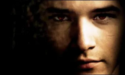 De quelle couleur deviennent les yeux d'un loup-garou lorsqu'il perd un être cher par sa faute ?