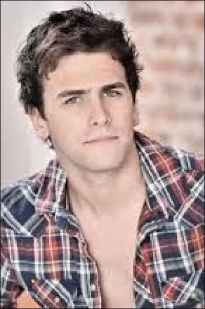 Comment s'appelle l'acteur qui incarne Pedro ?