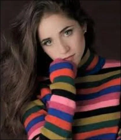 Comment s'appelle l'actrice qui incarne Nina ?