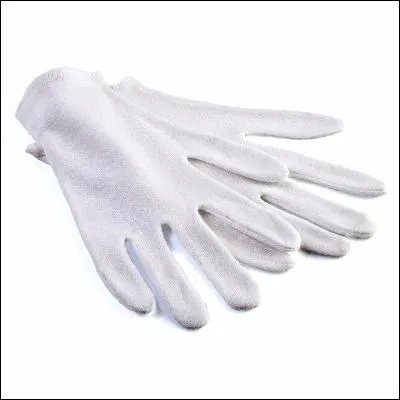 Qui a de grands gants blancs comme ceux-ci ?