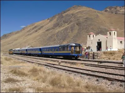 Train sud-américain (l'Andeon explorer), pour info entre Puno à Cuzco, se trouve dans quel pays ?