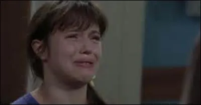 Dans quel pays part-elle ?