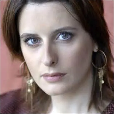 Qui joue Luna Torres ?