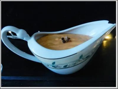 Quelle est l'origine de l'appellation de la sauce "Aurore" ?