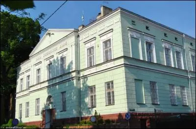 Dans quel pays se trouve Krzeszowice ?