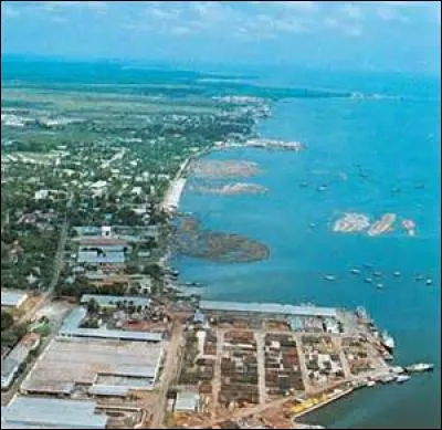 Laquelle de ces propositions désigne la deuxième ville la plus peuplée du Gabon ?