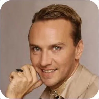 Aprs le dc de Betty, Hugo souffre de solitude. O Nina va lui dire d'aller ?