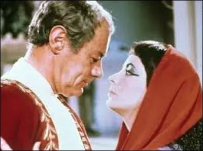 De qui Cléopâtre fut la maîtresse ?