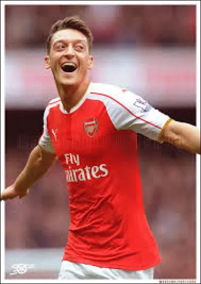Quelle est la deuxième nationalité de Mesut Ozil ?