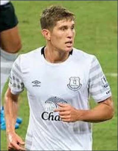 Dans quel club jouait John Stones cette saison ?