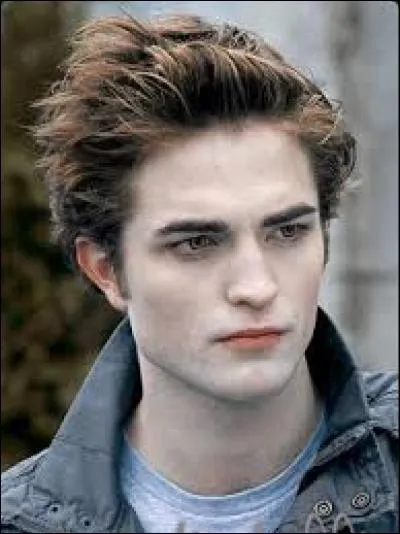Que fait la peau d'Edward quand il est au soleil ?