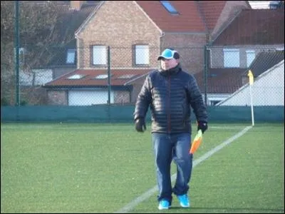 &Agrave; l'entra&icirc;nement, le coach Pierrot a un exercice qui sert un peu de bizutage en posant une question, laquelle ?