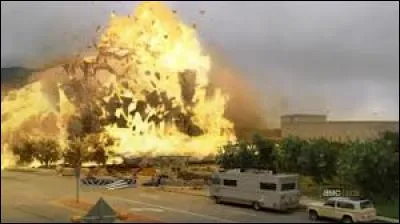 Qui meurt pendant l'explosion du CDC ?