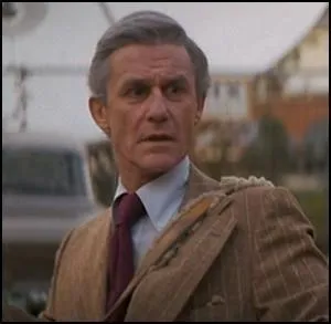 Que prtend-il tuer au dbut du film ?