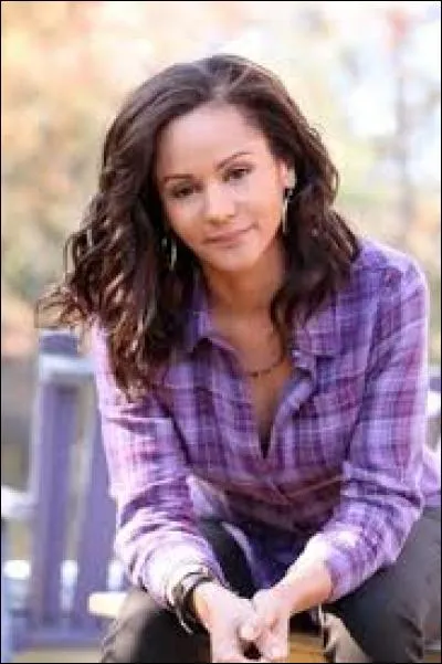 Abby est devenue vampire grâce au sang de :