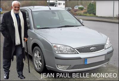 Jean-Paul Belmondo conduit une Ford dans un des films où il a joué :