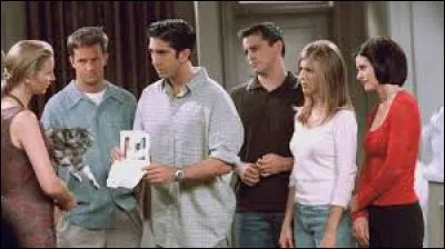 Saison 4 - Épisode 12 : dans le questionnaire de Ross pour Monica, Rachel, Joe et Chandler qui devait les départager pour savoir qui aurait l'appartement des filles ; quelle est la dernière question que Ross a posé aux filles ?