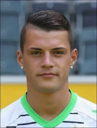 Avec quelle équipe anglaise Granit Zhaka s'est-il récemment engagé ?