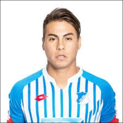 Quelle est la nationalité d'Eduardo Vargas ?