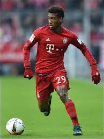 Combien d'années Kingsley Coman est-il resté à Paris (en pro) ?